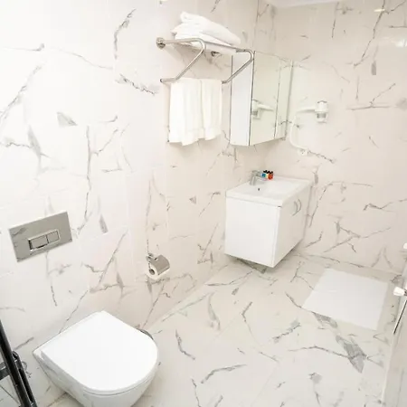 Guest Suites Отель 4*