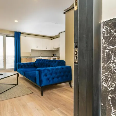 Guest Suites Отель 4*