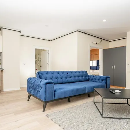 Отель Guest Suites 4*