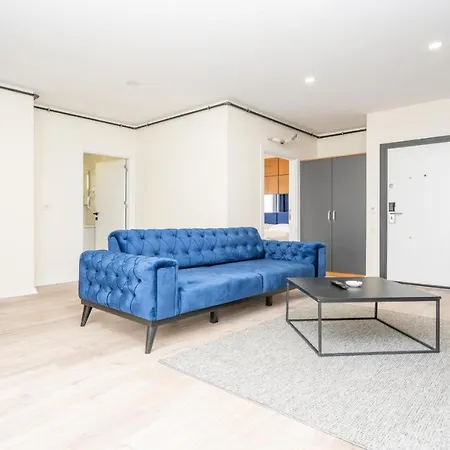 Отель Guest Suites 4*
